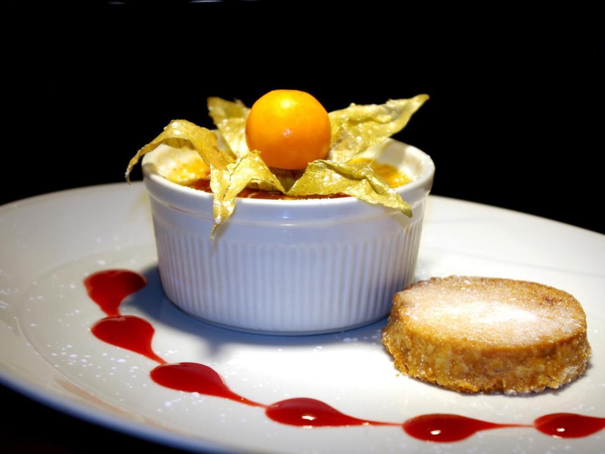 The Fountain Inn Hendy 외부 사진