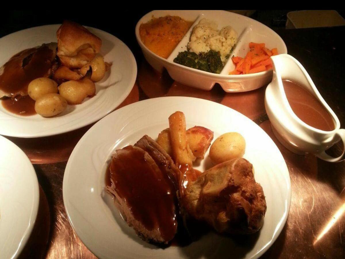 The Fountain Inn Hendy 외부 사진